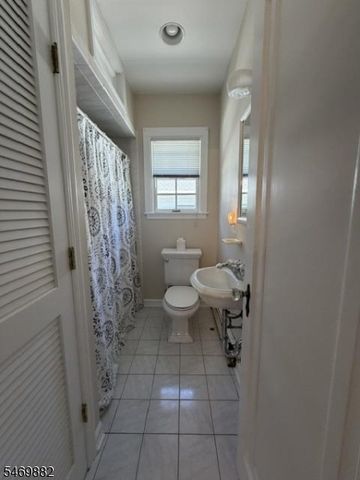 92 Chamberlain Pl, Midland Park Boro, NJ 07432