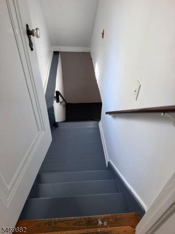 92 Chamberlain Pl, Midland Park Boro, NJ 07432