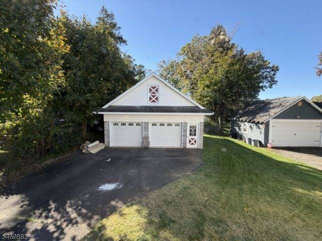 92 Chamberlain Pl, Midland Park Boro, NJ 07432