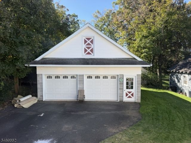 92 Chamberlain Pl, Midland Park Boro, NJ 07432