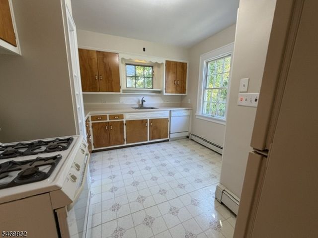 92 Chamberlain Pl, Midland Park Boro, NJ 07432