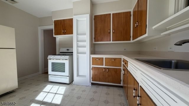 92 Chamberlain Pl, Midland Park Boro, NJ 07432