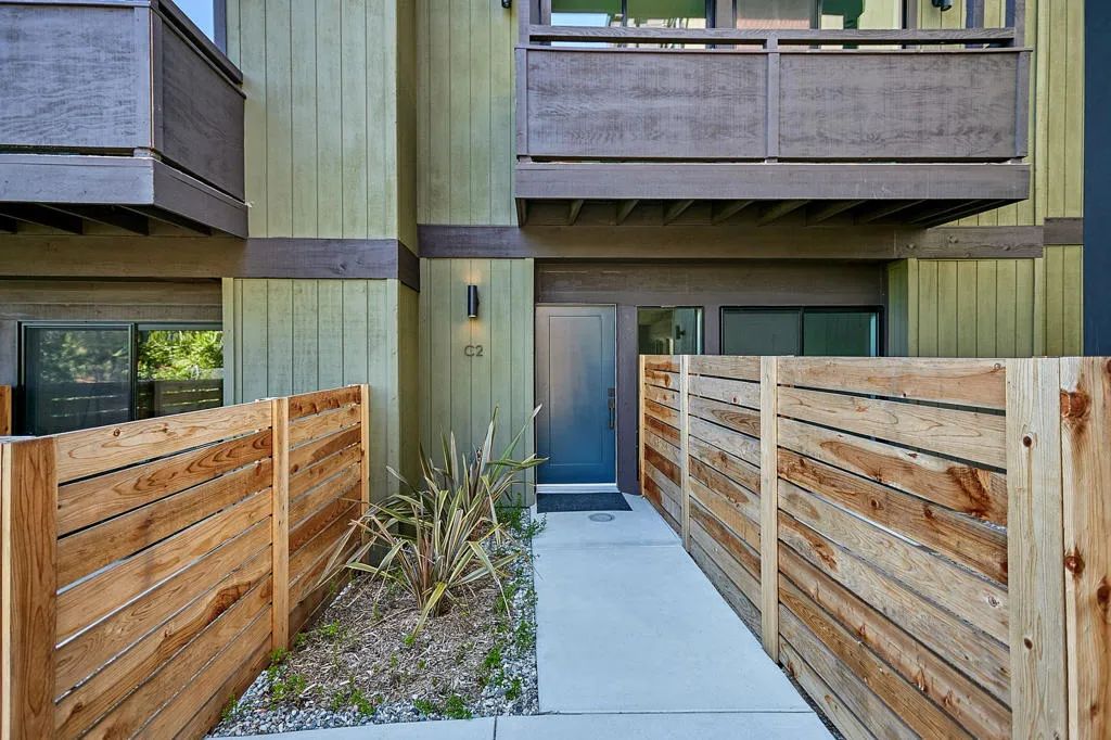 4201 Pennsylvania Avenue C2, Glendale, CA 91214