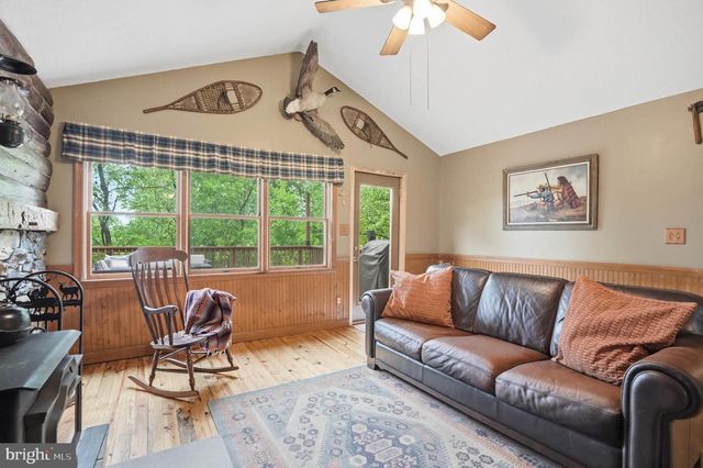 4713 CHIPPEWA DR, White Hall, MD 21161