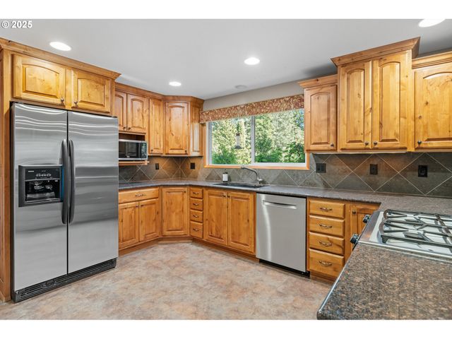 25152 Sw LADD HILL Rd, Sherwood, OR 97140