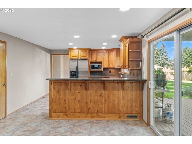 25152 Sw LADD HILL Rd, Sherwood, OR 97140