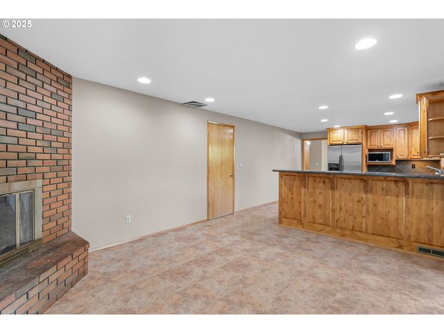 25152 Sw LADD HILL Rd, Sherwood, OR 97140