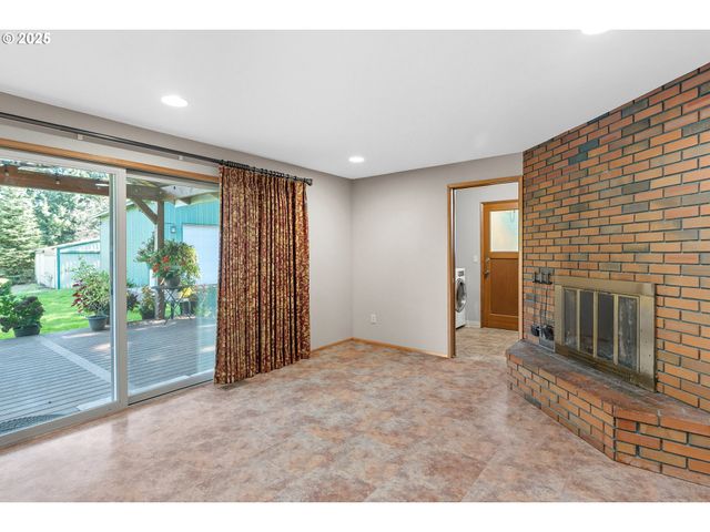 25152 Sw LADD HILL Rd, Sherwood, OR 97140