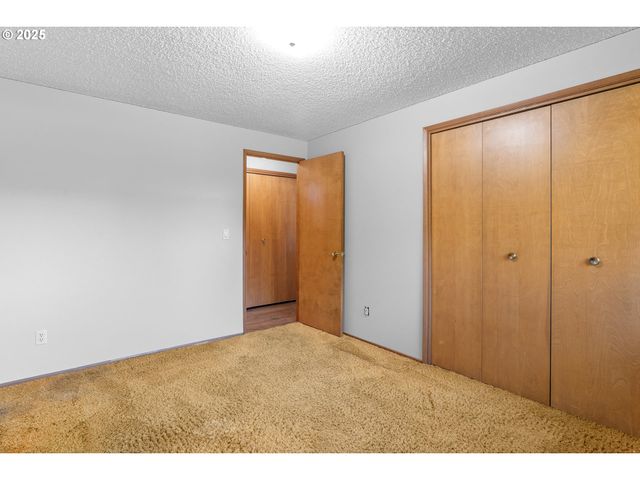 25152 Sw LADD HILL Rd, Sherwood, OR 97140