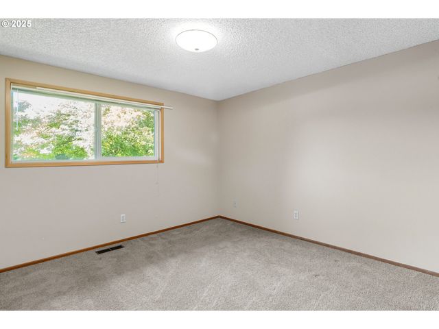 25152 Sw LADD HILL Rd, Sherwood, OR 97140