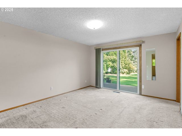 25152 Sw LADD HILL Rd, Sherwood, OR 97140