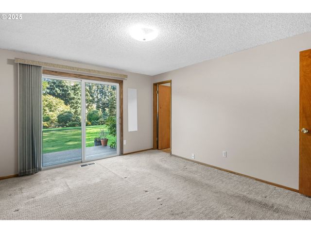 25152 Sw LADD HILL Rd, Sherwood, OR 97140