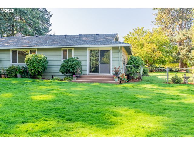 25152 Sw LADD HILL Rd, Sherwood, OR 97140