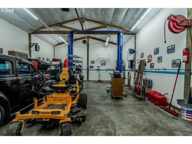 25152 Sw LADD HILL Rd, Sherwood, OR 97140