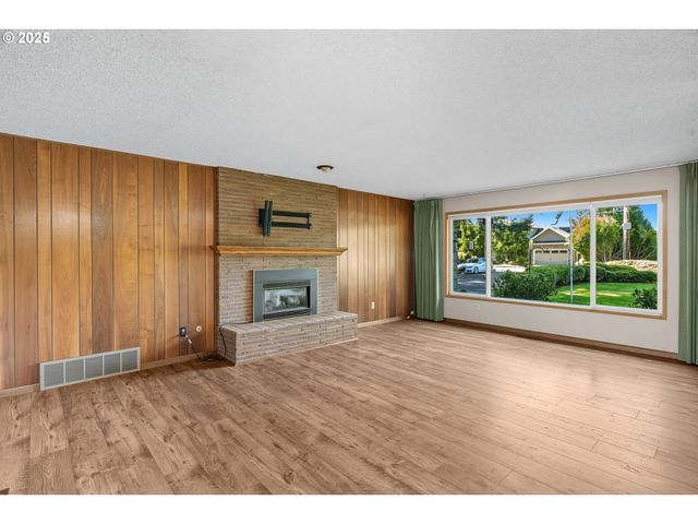 25152 Sw LADD HILL Rd, Sherwood, OR 97140