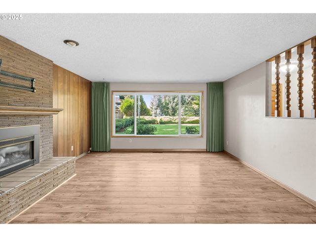 25152 Sw LADD HILL Rd, Sherwood, OR 97140