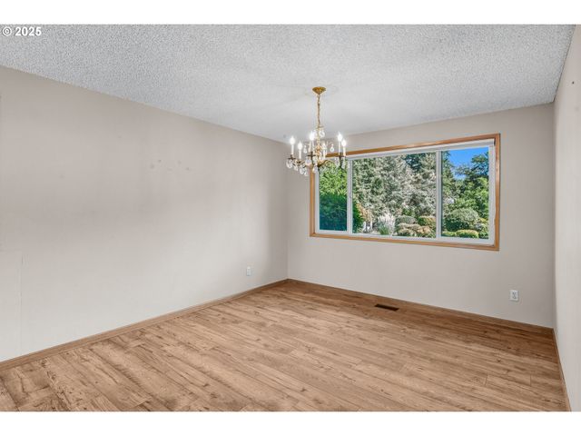 25152 Sw LADD HILL Rd, Sherwood, OR 97140