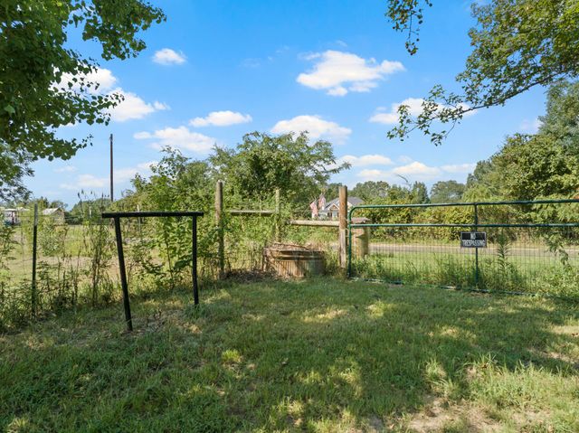 9280 NE County Road 2100, Talco, TX 75487