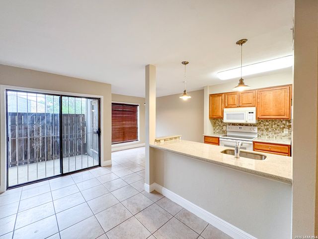 3843 Barrington St Apt 160P, San Antonio, TX 78217