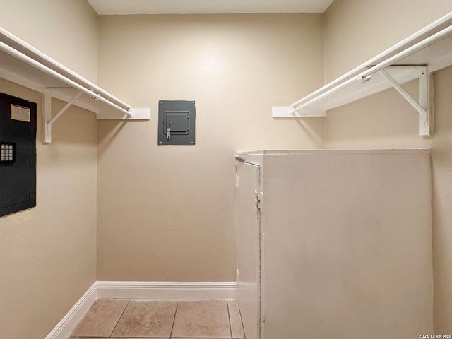 3843 Barrington St Apt 160P, San Antonio, TX 78217