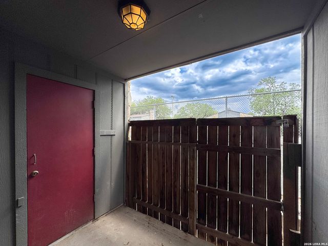 3843 Barrington St Apt 160P, San Antonio, TX 78217