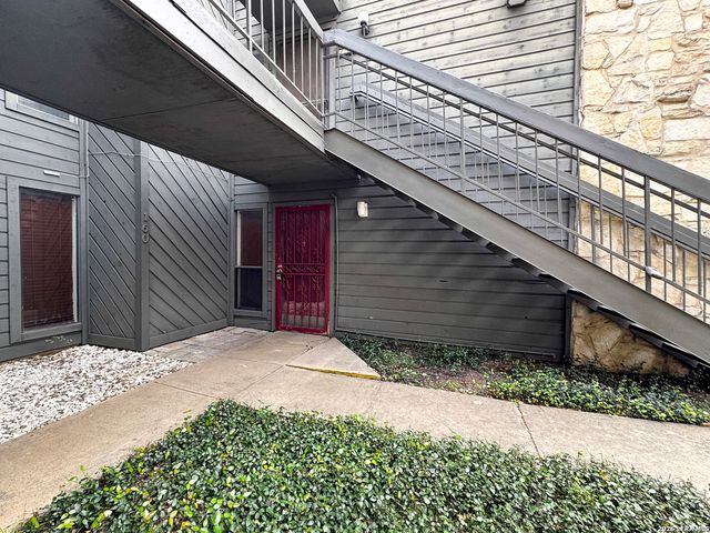 3843 Barrington St Apt 160P, San Antonio, TX 78217