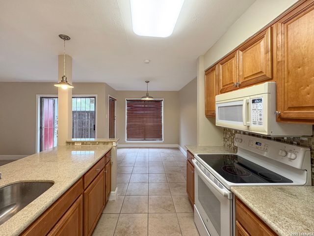 3843 Barrington St Apt 160P, San Antonio, TX 78217