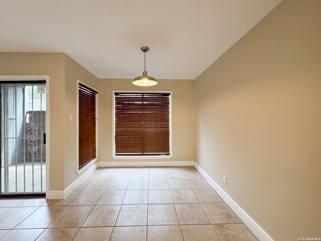 3843 Barrington St Apt 160P, San Antonio, TX 78217