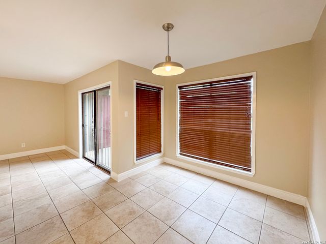 3843 Barrington St Apt 160P, San Antonio, TX 78217