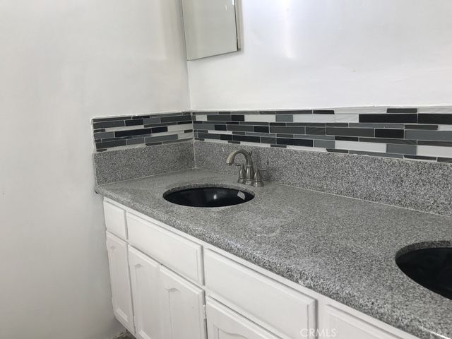 3887 S Van Ness Avenue, Los Angeles, CA 90062