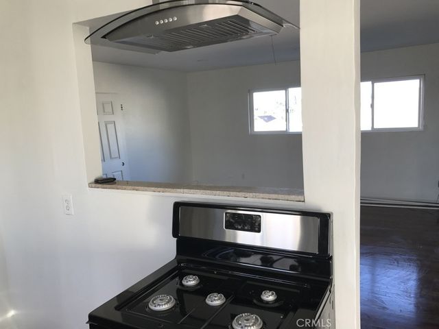 3887 S Van Ness Avenue, Los Angeles, CA 90062
