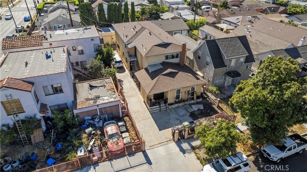 3887 S Van Ness Avenue, Los Angeles, CA 90062