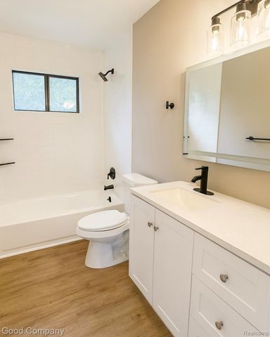 3121 Hessen Road, Casco Township, MI 48064