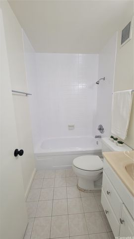 5122 Likini Street 510, Honolulu, HI 96818