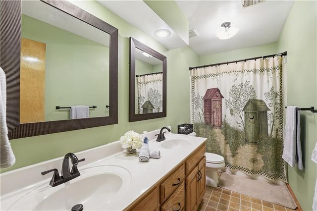 14062 S Blackfoot Court, Olathe, KS 66062