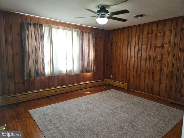999 W GARDEN RD, Vineland, NJ 08360