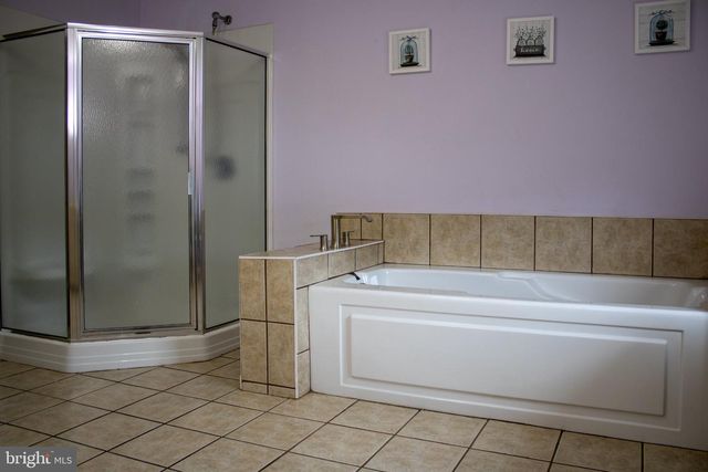 999 W GARDEN RD, Vineland, NJ 08360