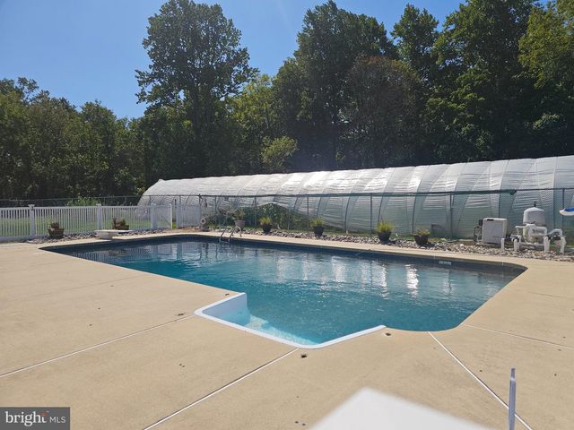 999 W GARDEN RD, Vineland, NJ 08360