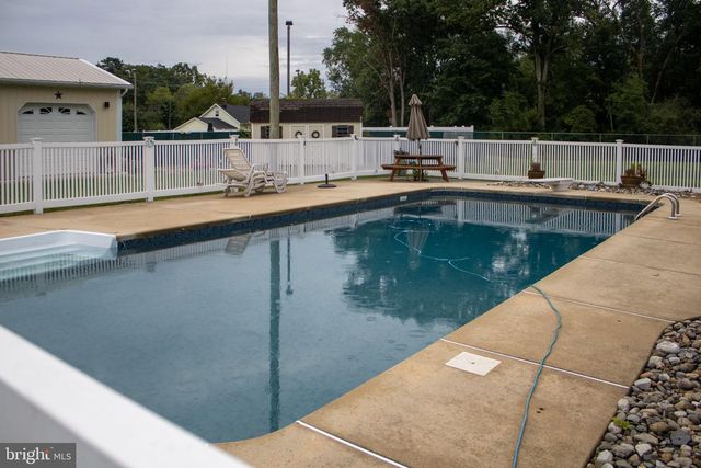 999 W GARDEN RD, Vineland, NJ 08360