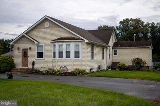 999 W GARDEN RD, Vineland, NJ 08360