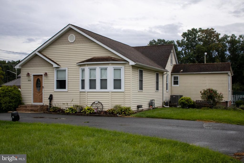999 W GARDEN RD, Vineland, NJ 08360