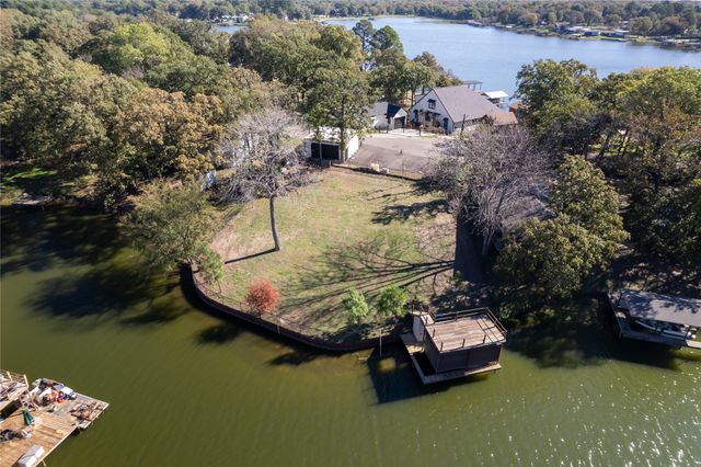195 Lake Creek Drive, Mabank, TX 75156