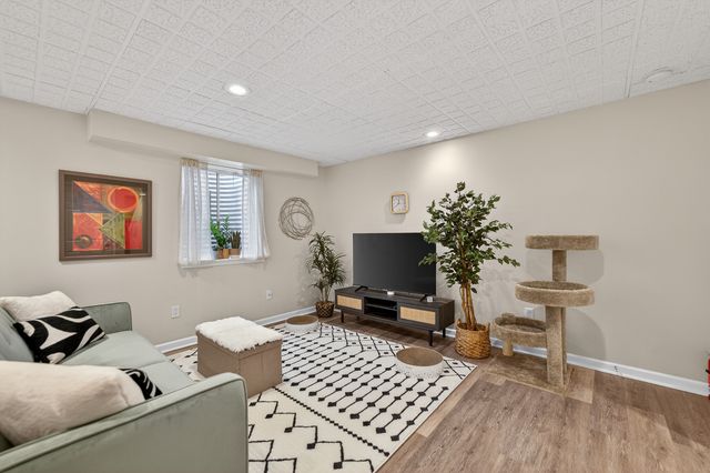 3232 Napa Court, Dekalb, IL 60115