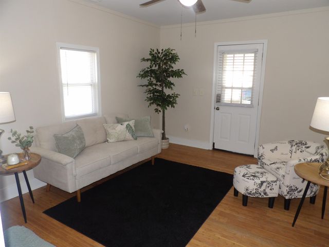 215 E 12th, Augusta, KS 67010