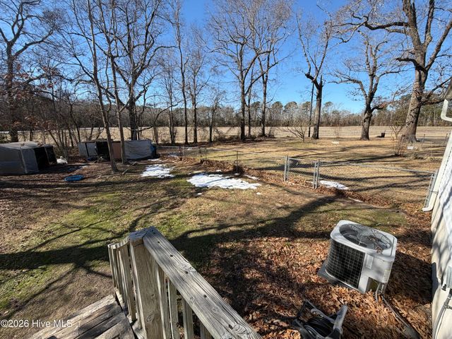 3205 Deanswood Drive, Kinston, NC 28504