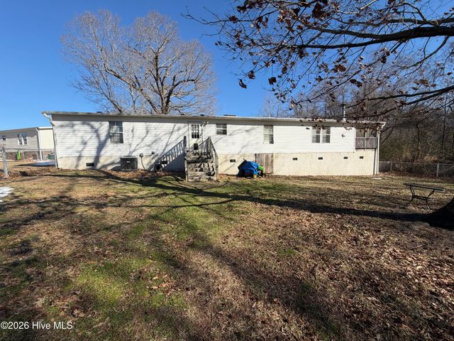 3205 Deanswood Drive, Kinston, NC 28504