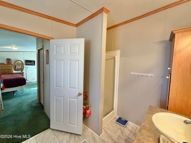 3205 Deanswood Drive, Kinston, NC 28504