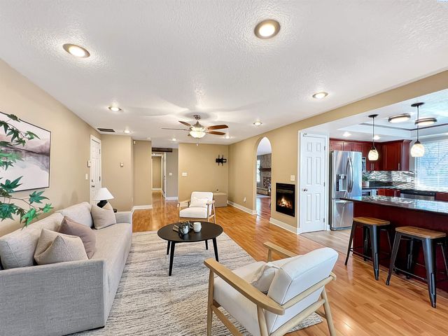 1837 S Olson St, Kennewick, WA 99338