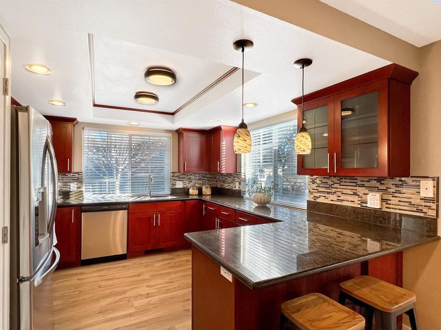 1837 S Olson St, Kennewick, WA 99338