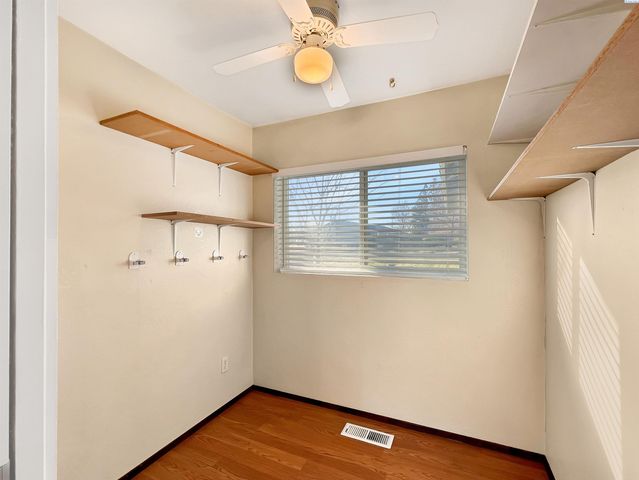 1837 S Olson St, Kennewick, WA 99338